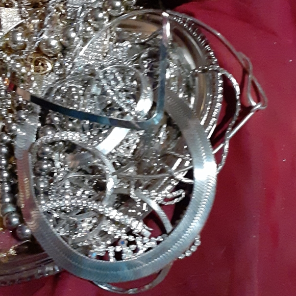 Gifts with Purchase - Picture 2 of 4